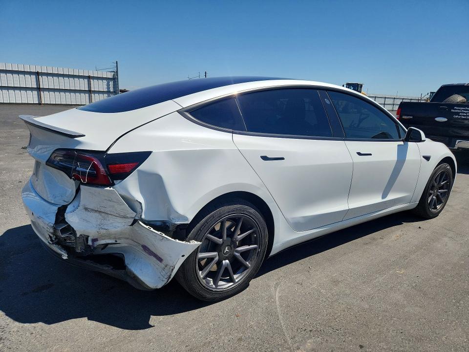 Photo 3 from auction – 2018 TESLA MDL 3 with VIN 5YJ3E1EA5JF026165