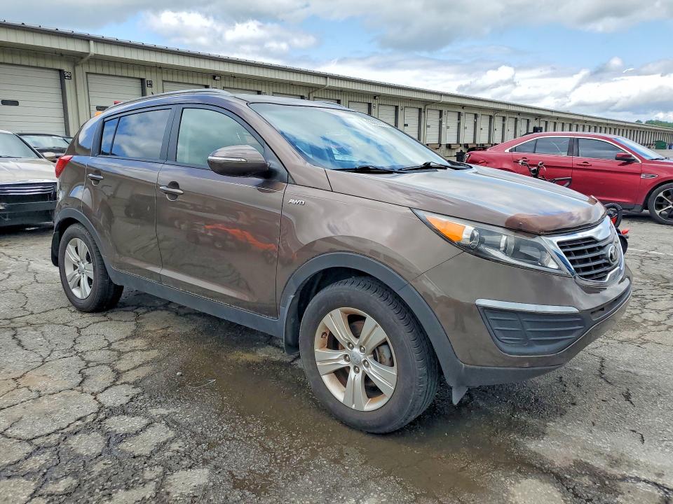 Photo 4 from auction – 2013 KIA SPORTAGE with VIN KNDPBCA24D7529975