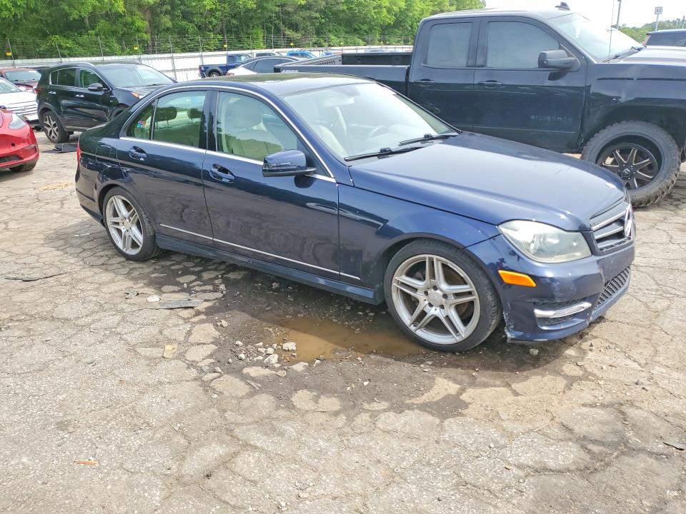 Photo 4 from auction – 2014 MERCEDES-BENZ C with VIN WDDGF4HB1EA942172