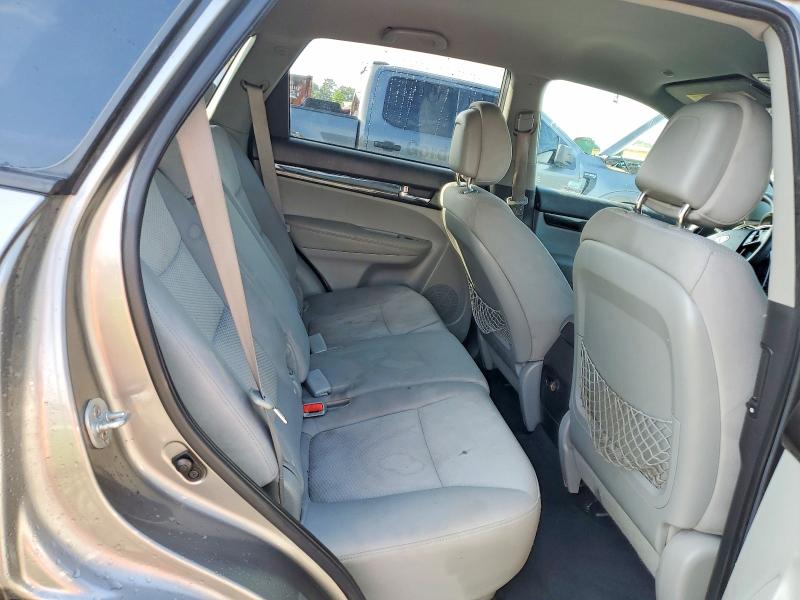Photo 11 from auction – 2011 KIA SORENTO with VIN 5XYKT3A12BG013239