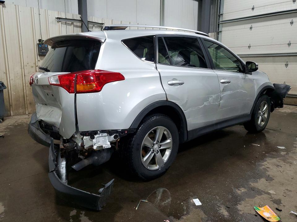Photo 3 from auction – 2015 TOYOTA RAV4 with VIN JTMRFREV3FD100142