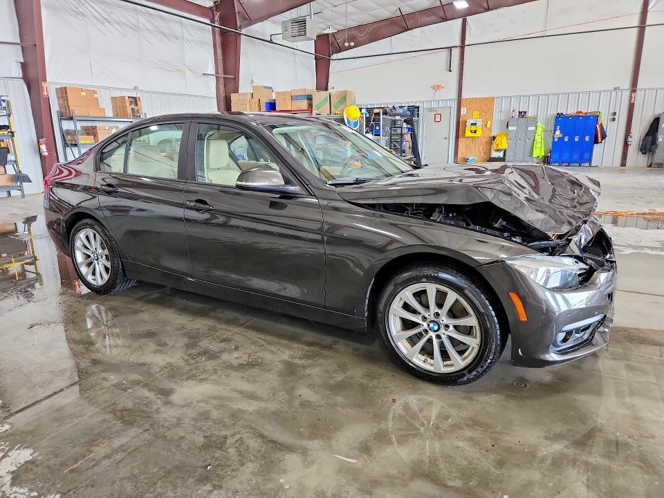 Photo 4 from auction – 2016 BMW 320 with VIN WBA8E1G53GNT35551
