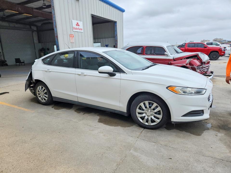 Zdjęcie 4 z aukcji – 2014 FORD FUSION z VIN 3FA6P0G71ER355183