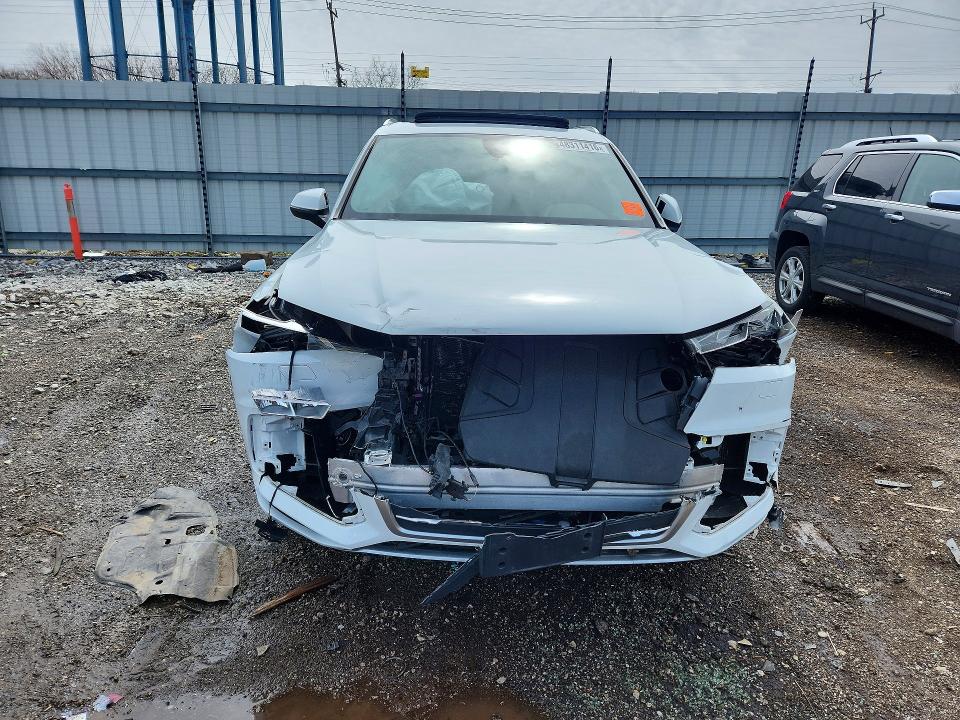 Фото 5 с аукциона – 2017 AUDI Q7 с VIN WA1LAAF7XHD058359