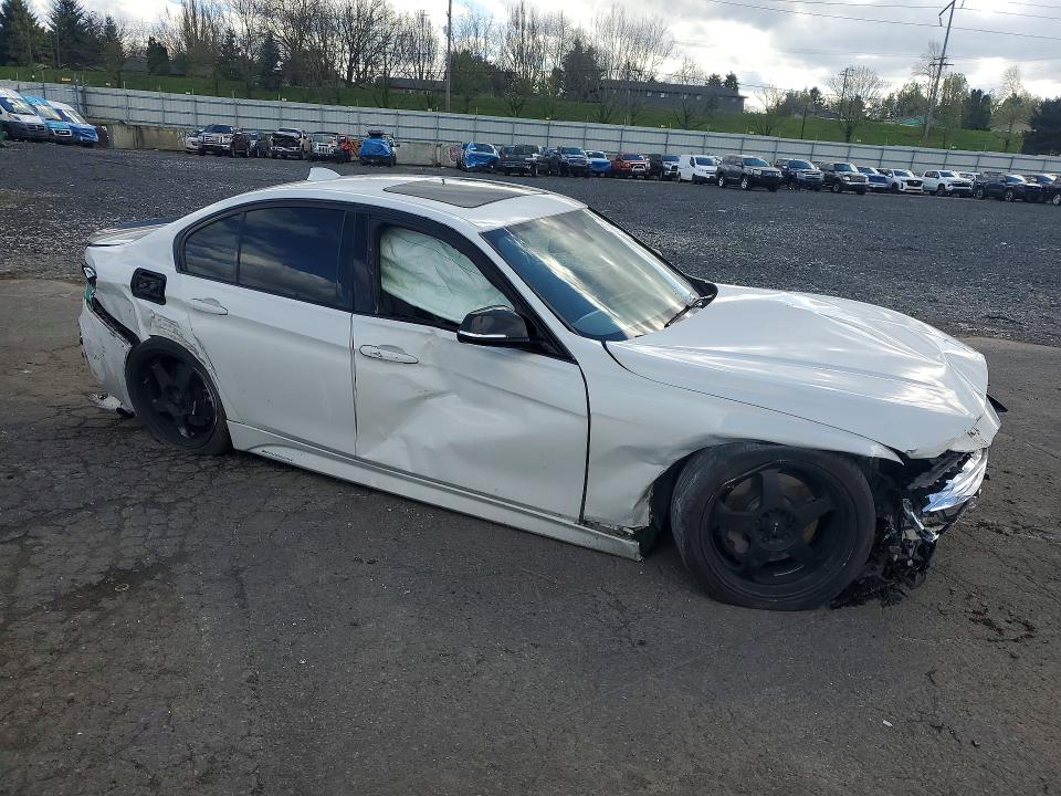 Photo 4 from auction – 2017 BMW 340 with VIN WBA8B3G37HNU35964