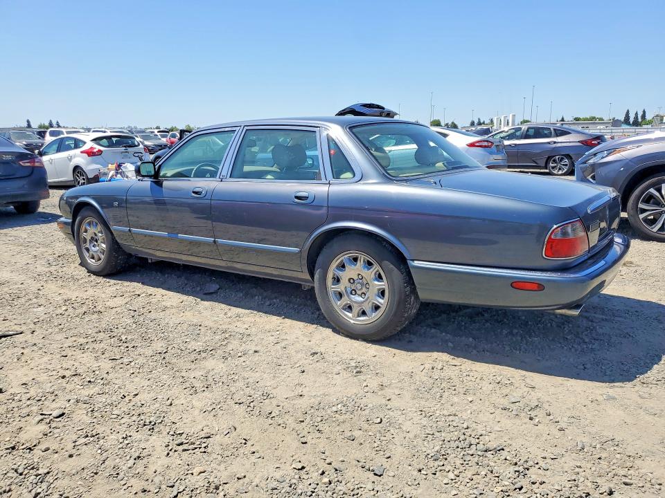 Photo 2 from auction – 1998 JAGUAR XJ8 with VIN SAJHX1247WC841374