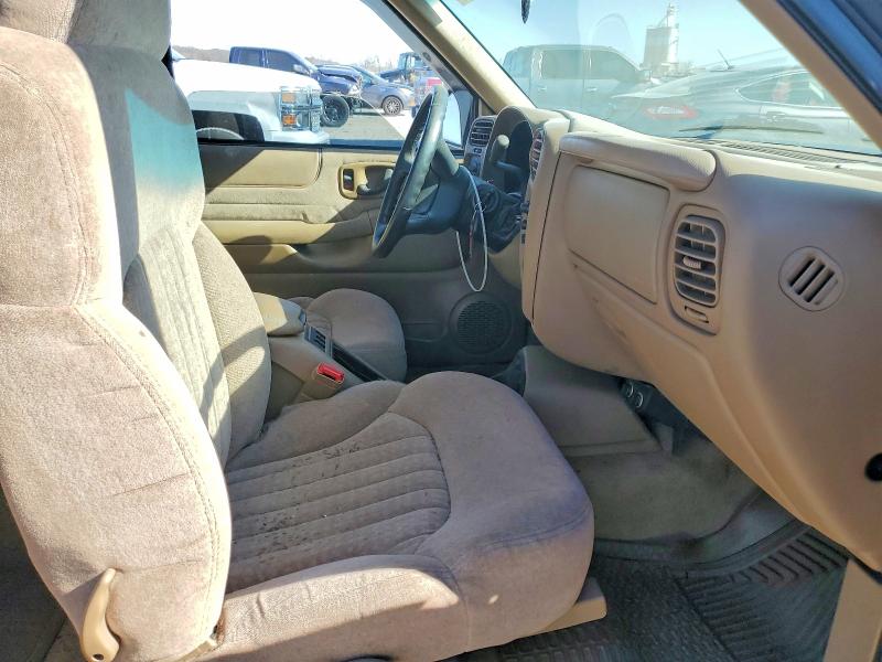 Photo 10 from auction – 2000 CHEVROLET S TRUCK with VIN 1GCCS19W4Y8218587