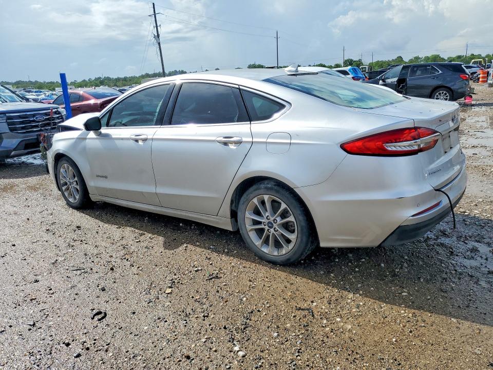 Photo 2 from auction – 2019 FORD FUSION with VIN 3FA6P0MU6KR262598
