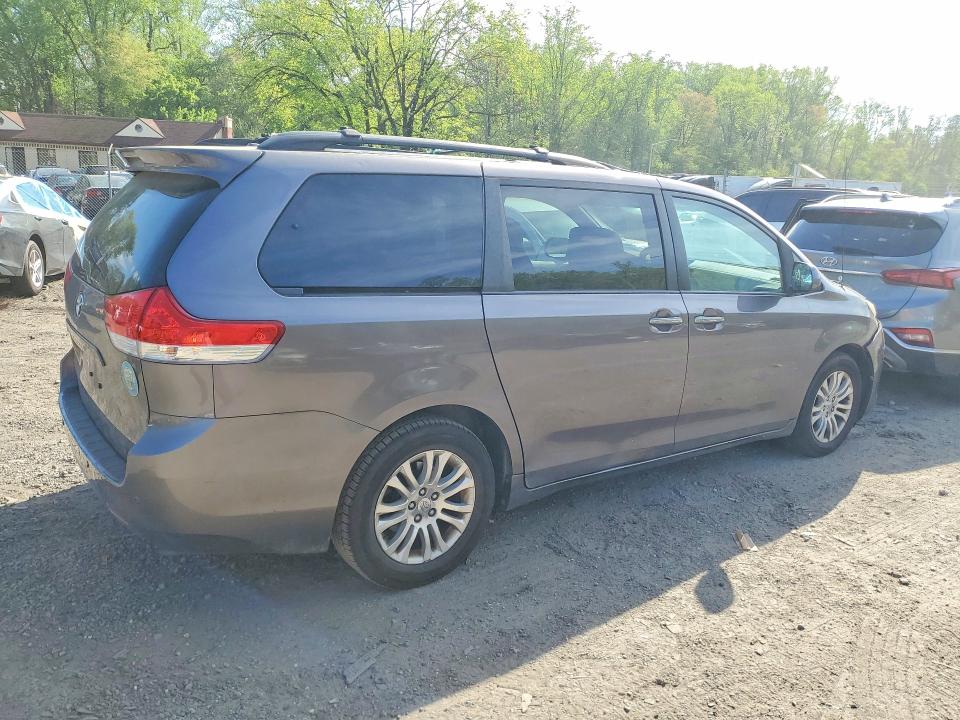 Photo 3 from auction – 2012 TOYOTA SIENNA with VIN 5TDYK3DC6CS257233
