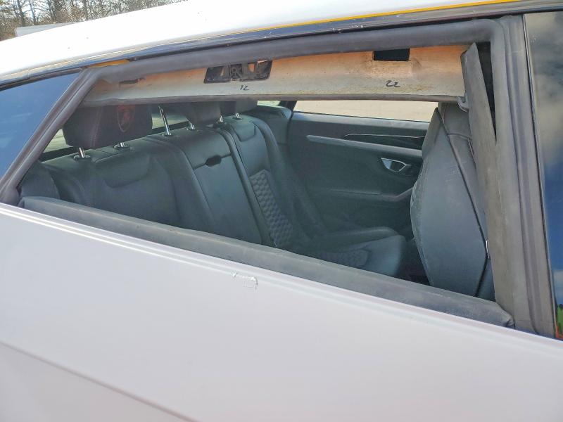 Photo 11 from auction – 2024 LAMBORGHINI URUS with VIN ZPBUC3ZL4RLA35636