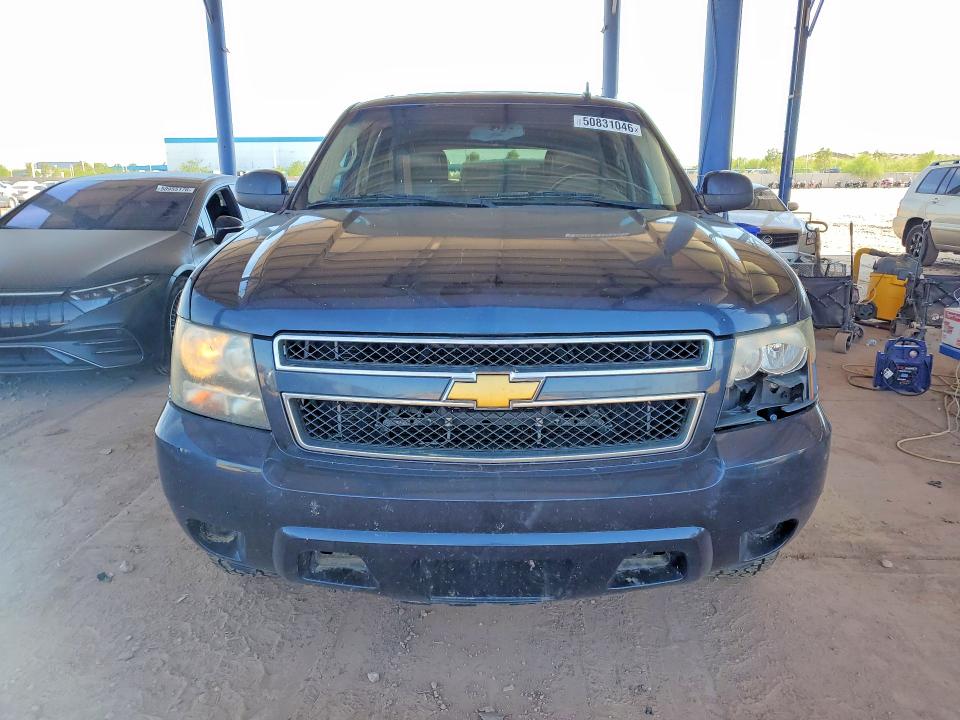 Photo 5 from auction – 2013 CHEVROLET SUBURBAN with VIN 1GNSCHE02DR212835