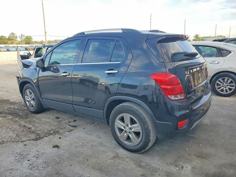 Photo 2 from auction – 2020 CHEVROLET TRAX with VIN KL7CJLSB4LB016136