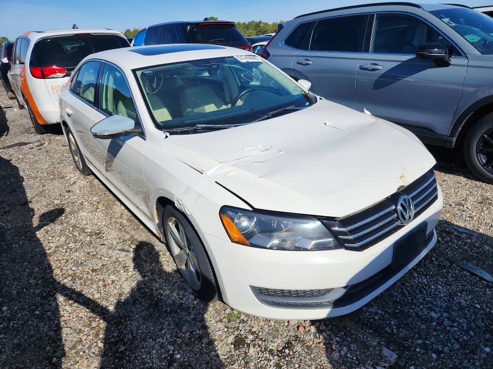 Photo 4 from auction – 2012 VOLKSWAGEN PASSAT with VIN 1VWBP7A31CC053473
