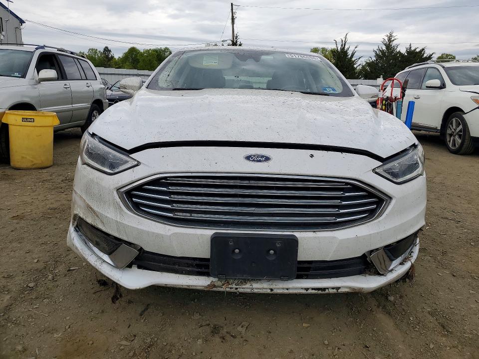 Photo 5 from auction – 2018 FORD FUSION with VIN 3FA6P0LU6JR118744