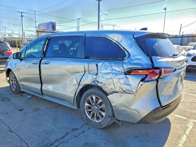 Photo 2 from auction – 2021 TOYOTA SIENNA with VIN 5TDYRKEC2MS029736
