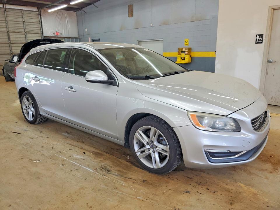 Photo 4 from auction – 2015 VOLVO V60 with VIN YV140MEK1F1255062