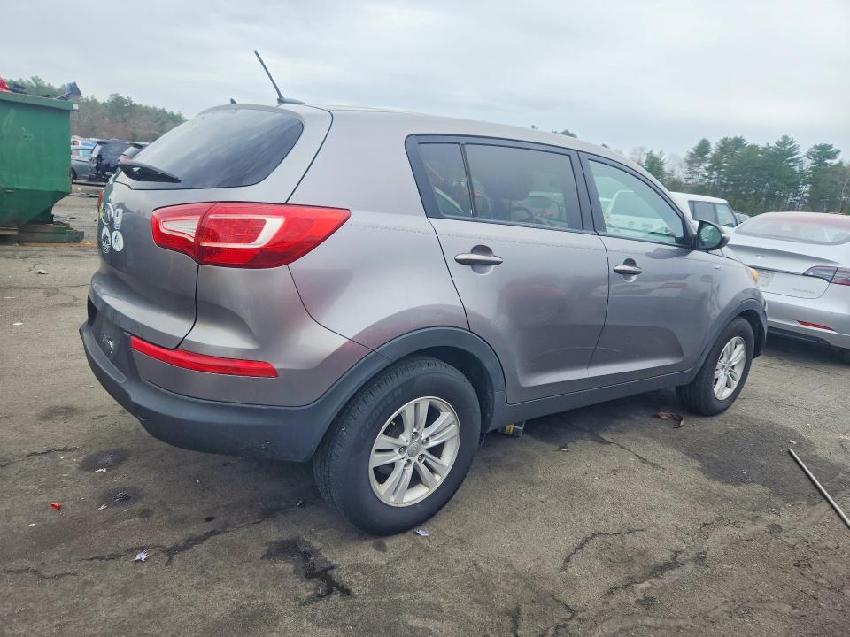 Photo 3 from auction – 2011 KIA SPORTAGE with VIN KNDPBCA21B7074922