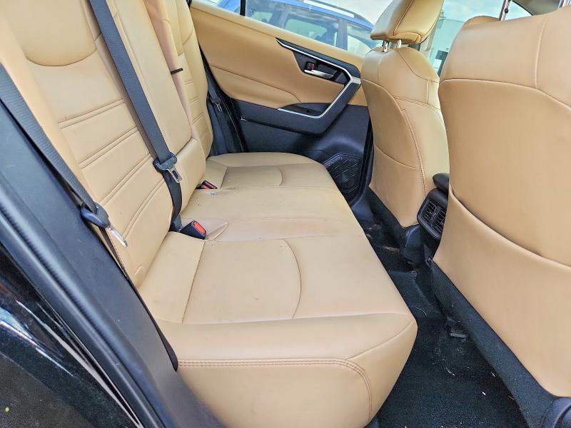 Photo 11 from auction – 2021 TOYOTA RAV4 with VIN 2T3A1RFVXMC186156