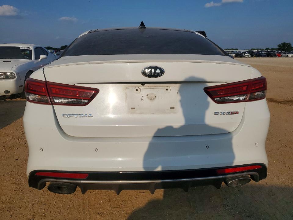 Photo 6 from auction – 2016 KIA OPTIMA with VIN 5XXGW4L20GG016905