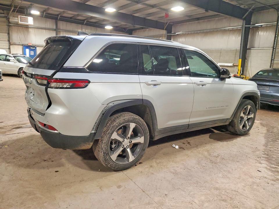 Photo 3 from auction – 2023 JEEP GRAND CHEROKEE with VIN 1C4RJYB67PC595877