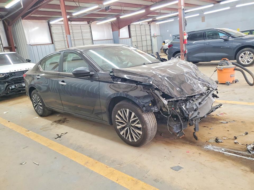 Photo 4 from auction – 2025 NISSAN ALTIMA with VIN 1N4BL4DW2SN371131