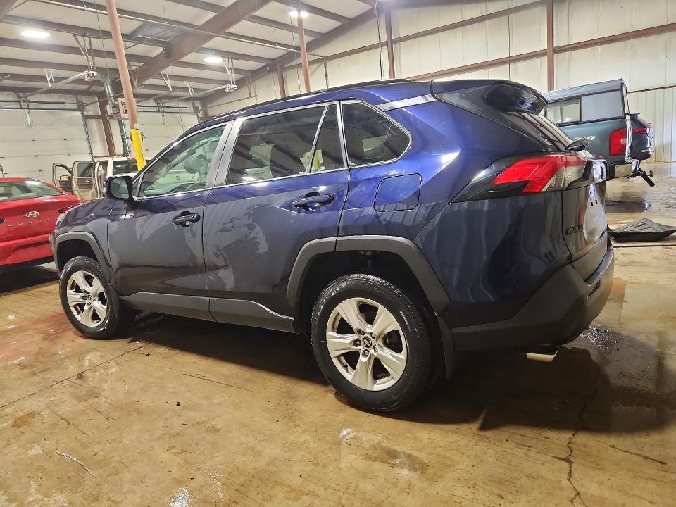 Photo 2 from auction – 2021 TOYOTA RAV4 with VIN 2T3P1RFV6MW182176