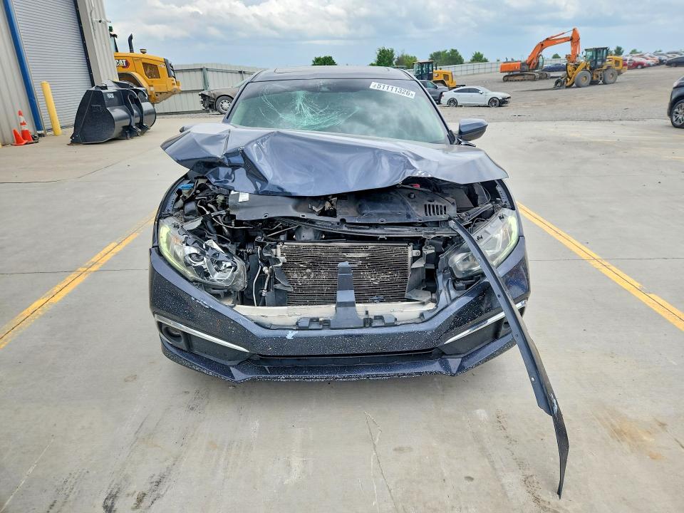 Photo 5 from auction – 2018 HONDA CIVIC with VIN 19XFC2F80JE042901