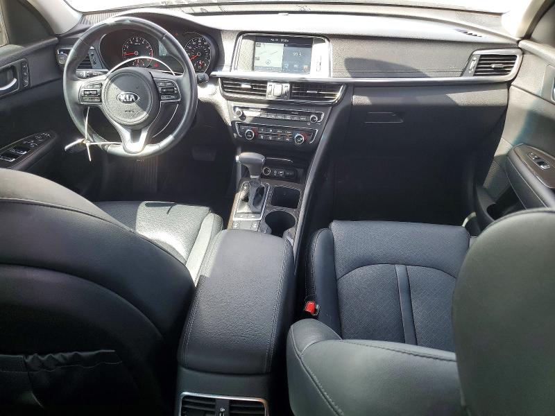 Photo 8 from auction – 2017 KIA OPTIMA with VIN 5XXGU4L35HG168372