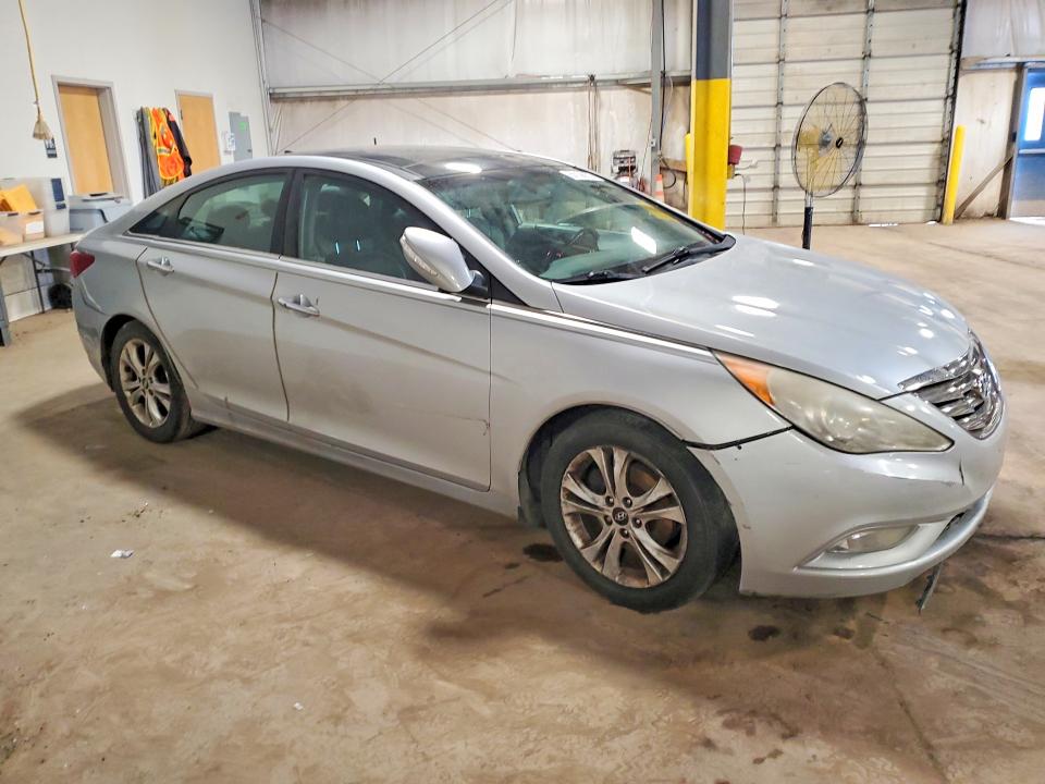 Photo 4 from auction – 2013 HYUNDAI SONATA with VIN 5NPEC4AC4DH698456