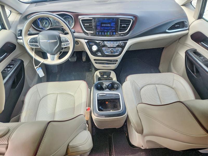 Photo 8 from auction – 2017 CHRYSLER PACIFICA with VIN 2C4RC1GG7HR747894