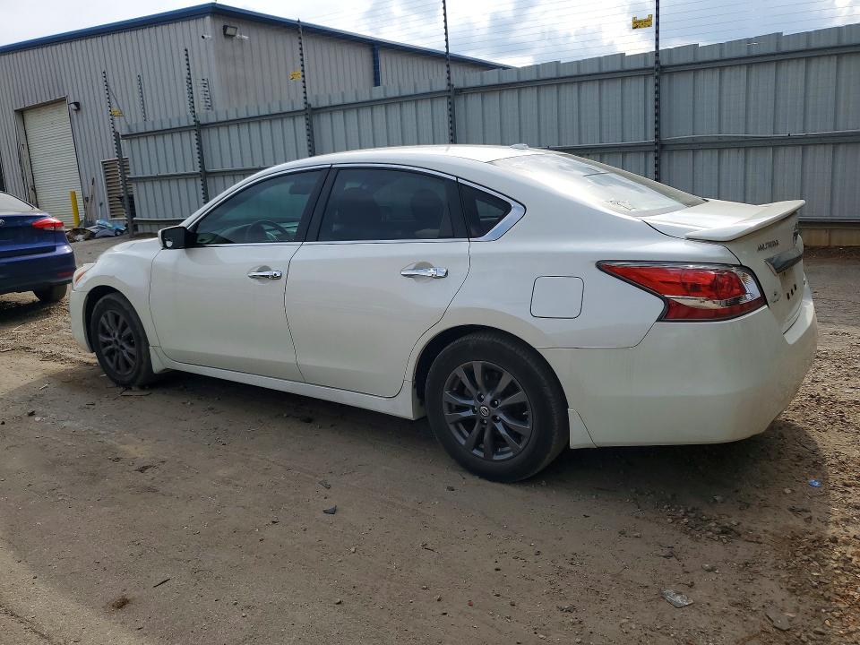 Photo 2 from auction – 2015 NISSAN ALTIMA with VIN 1N4AL3AP8FC462201