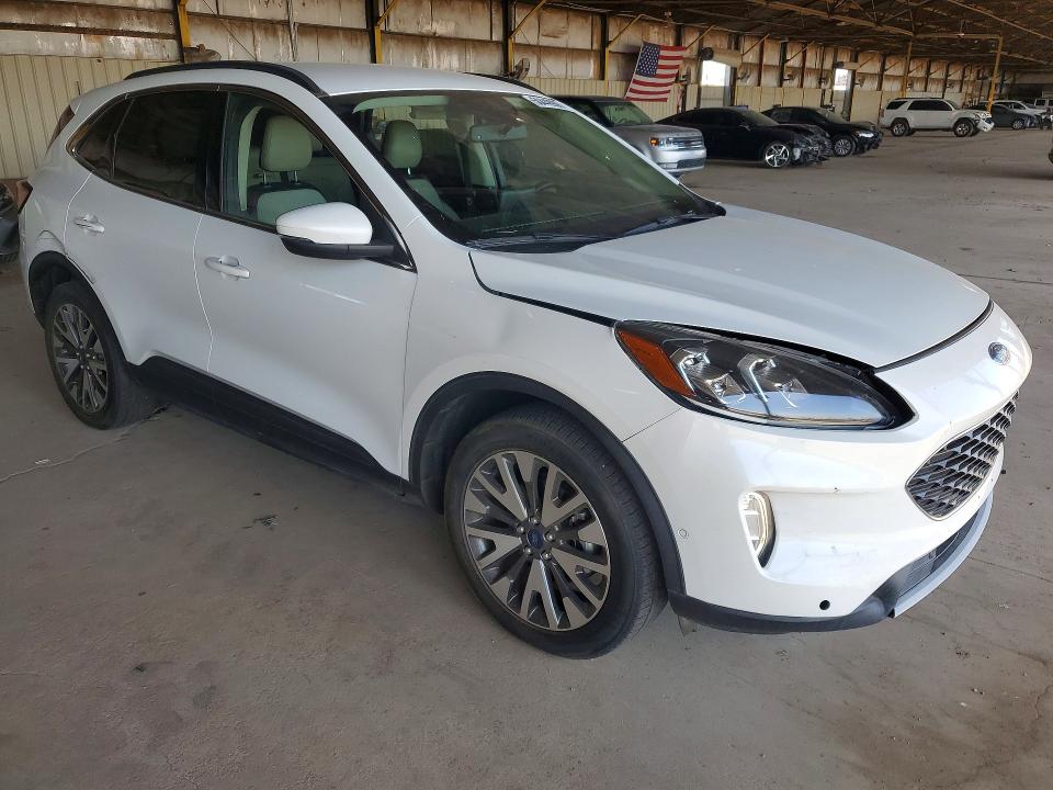 Photo 4 from auction – 2020 FORD ESCAPE with VIN 1FMCU9J95LUB15642