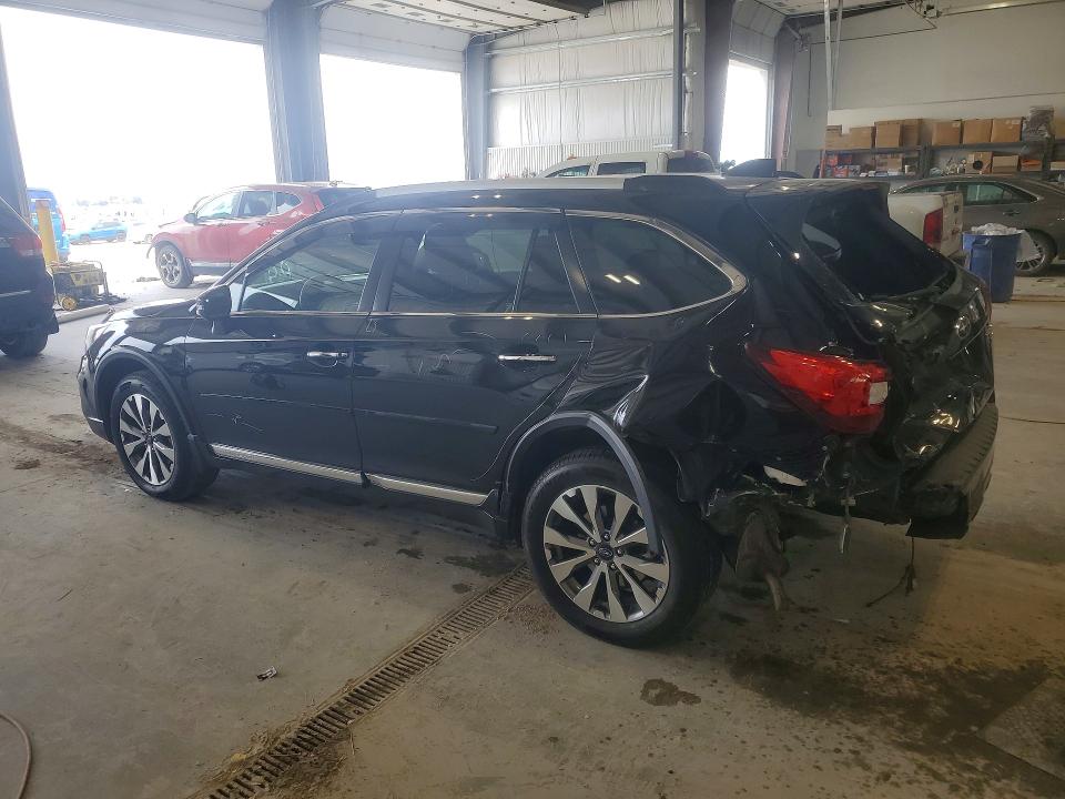 Photo 2 from auction – 2018 SUBARU OUTBACK with VIN 4S4BSETC4J3336171