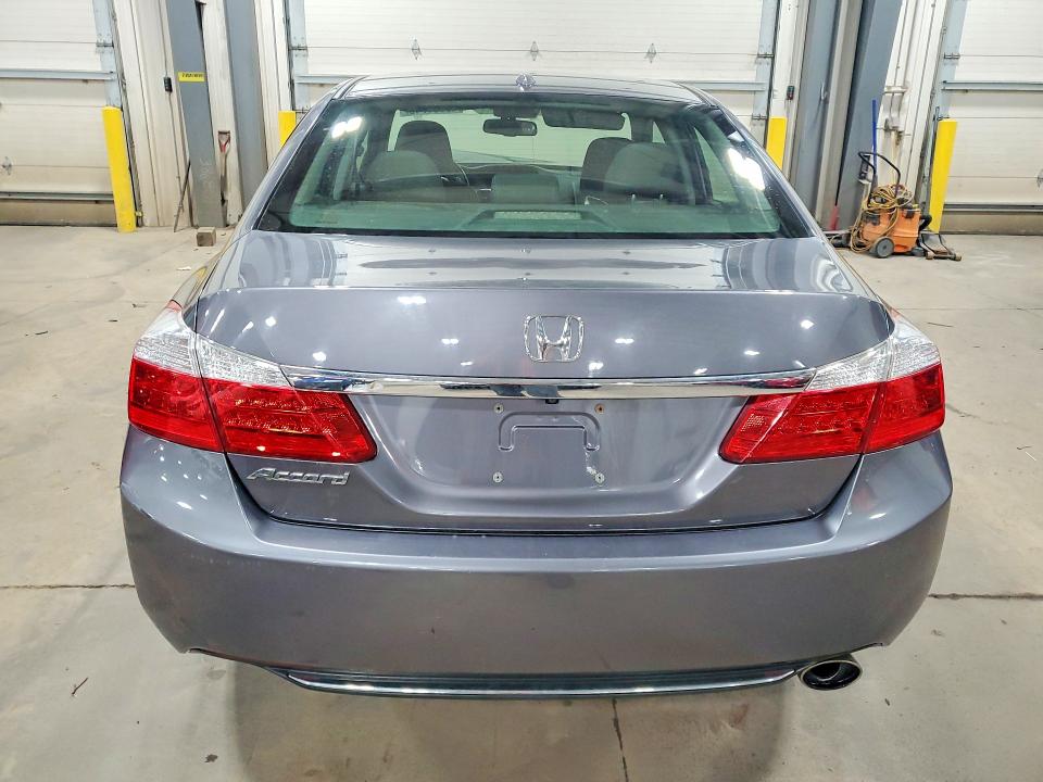 Photo 6 from auction – 2014 HONDA ACCORD with VIN 1HGCR2F85EA065070