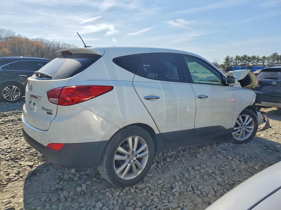 Photo 3 from auction – 2012 HYUNDAI TUCSON with VIN KM8JU3AC9CU362601