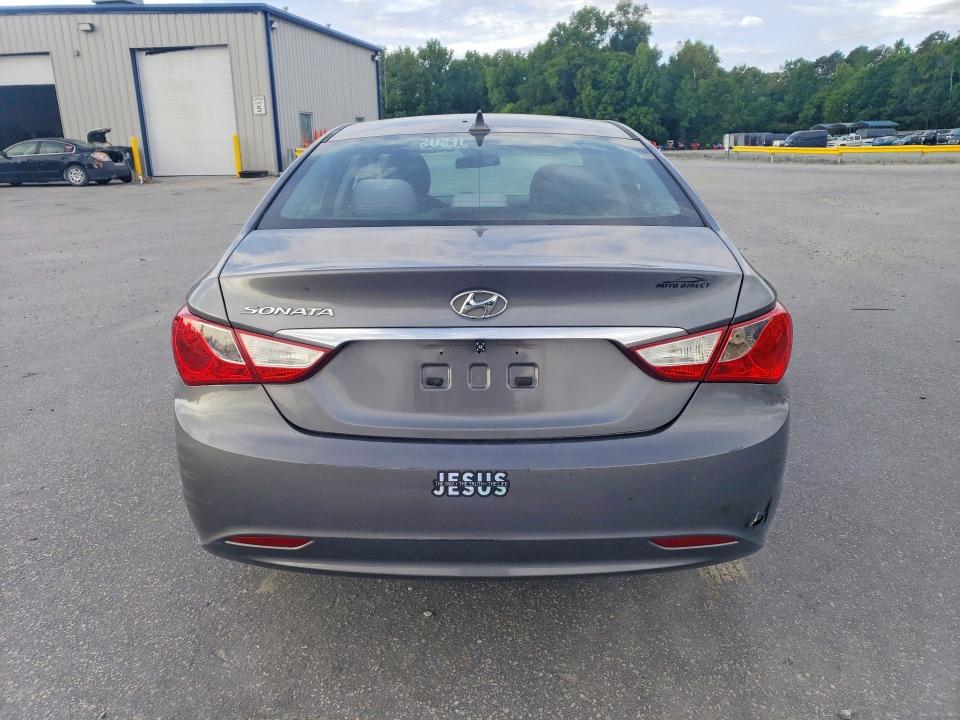 Photo 6 from auction – 2011 HYUNDAI SONATA with VIN 5NPEB4AC4BH044752