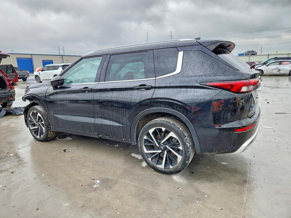 Photo 2 from auction – 2022 MITSUBISHI OUTLANDER with VIN JA4J4VA8XNZ075084
