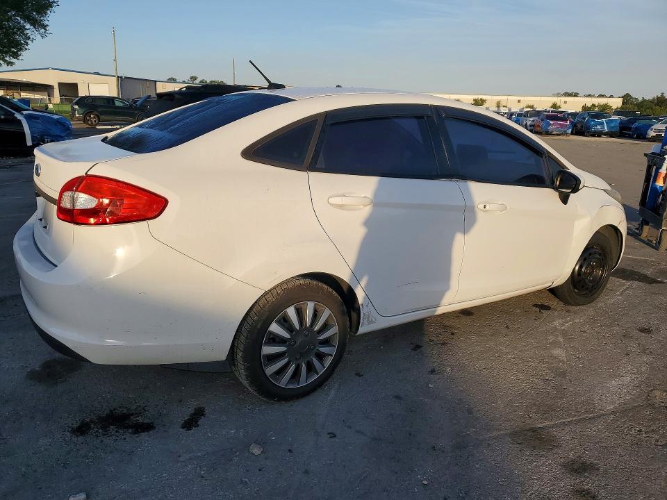 Photo 3 from auction – 2011 FORD FIESTA with VIN 3FADP4AJ0BM174779
