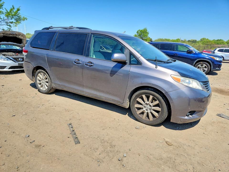 Photo 4 from auction – 2012 TOYOTA SIENNA with VIN 5TDJK3DC1CS035636