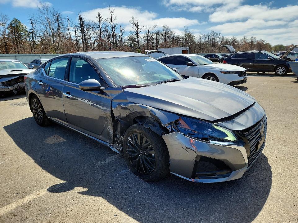 Photo 4 from auction – 2025 NISSAN ALTIMA with VIN 1N4BL4DV8SN375868