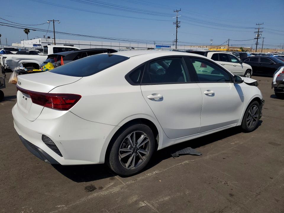 Photo 3 from auction – 2023 KIA FORTE with VIN 3KPF24AD9PE609053