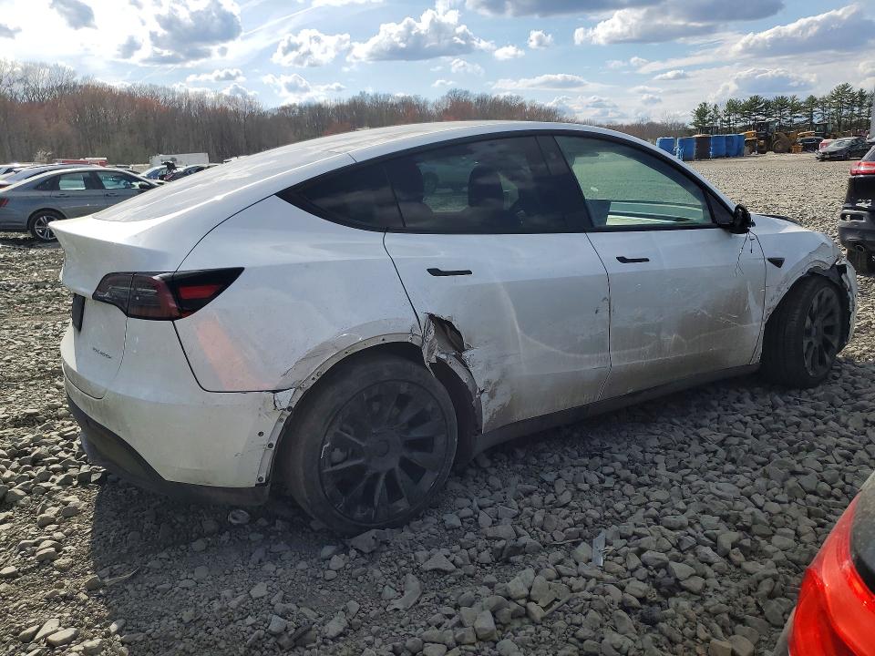 Photo 3 from auction – 2021 TESLA MODEL Y with VIN 5YJYGDEE2MF196508