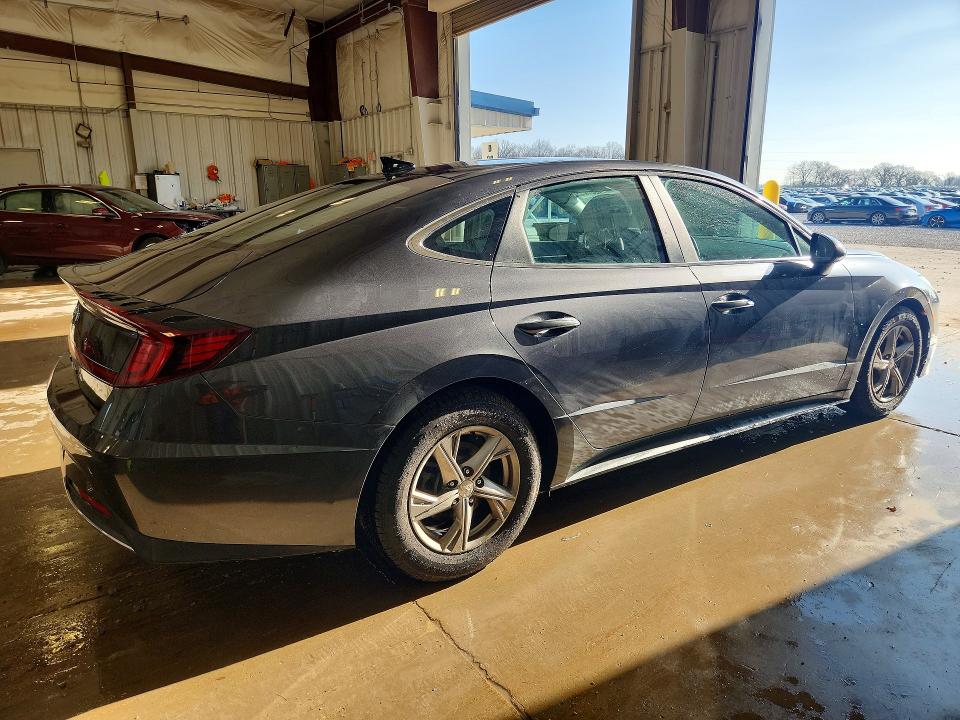 Photo 3 from auction – 2021 HYUNDAI SONATA with VIN 5NPEG4JA6MH078601