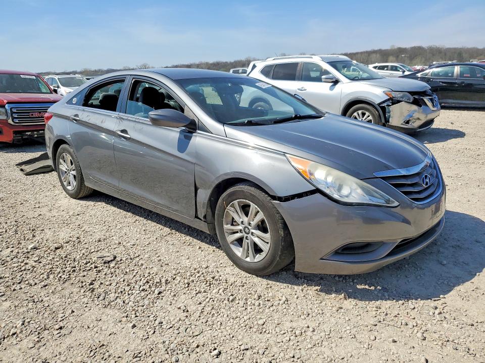 Photo 4 from auction – 2013 HYUNDAI SONATA with VIN 5NPEB4AC9DH715870