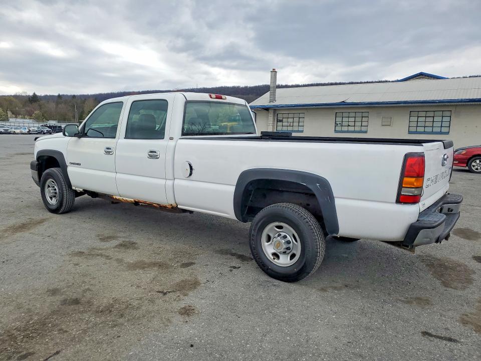 Photo 2 from auction – 2005 CHEVROLET SILVERADO with VIN 1GCHK23U85F862524