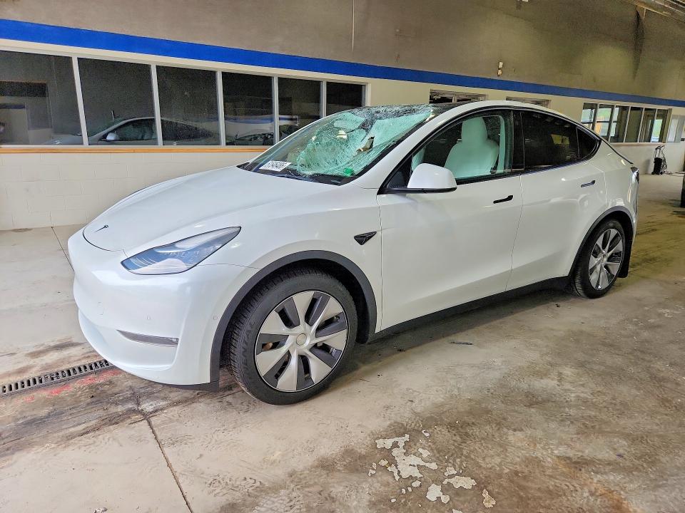 TESLA MODEL Y 2021 with VIN 5YJYGAEE4MF183550 - Photo from auction