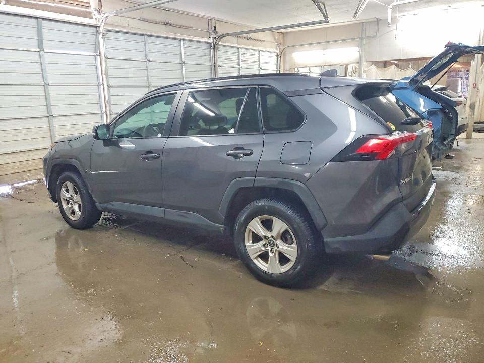 Photo 2 from auction – 2021 TOYOTA RAV4 with VIN 2T3W1RFVXMW117536