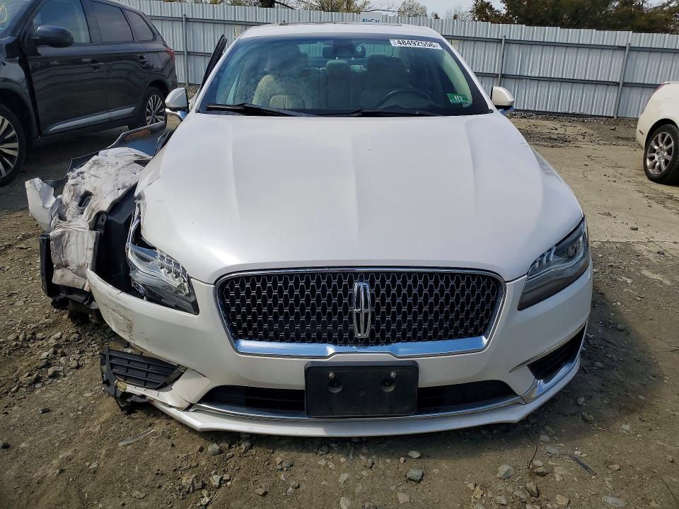 Photo 5 from auction – 2019 LINCOLN MKZ with VIN 3LN6L5LU1KR611277