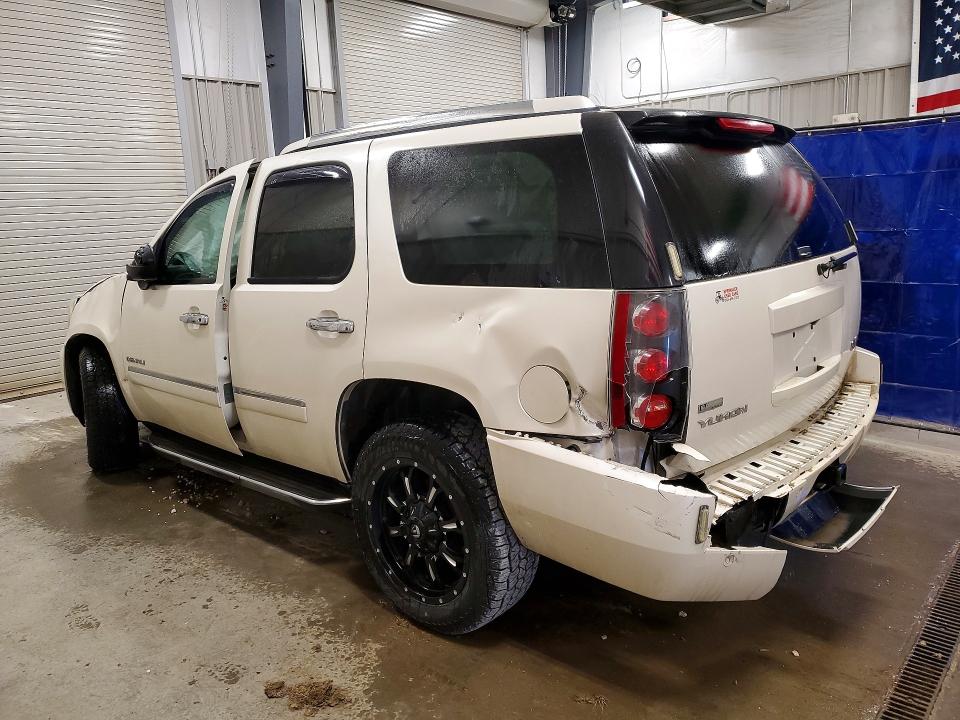 Photo 2 from auction – 2010 GMC YUKON with VIN 1GKUKEEF4AR156582
