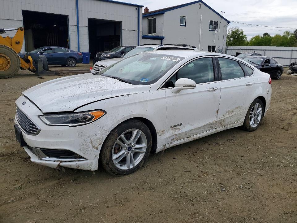 FORD FUSION 2018 with VIN 3FA6P0LU6JR118744 - Photo from auction